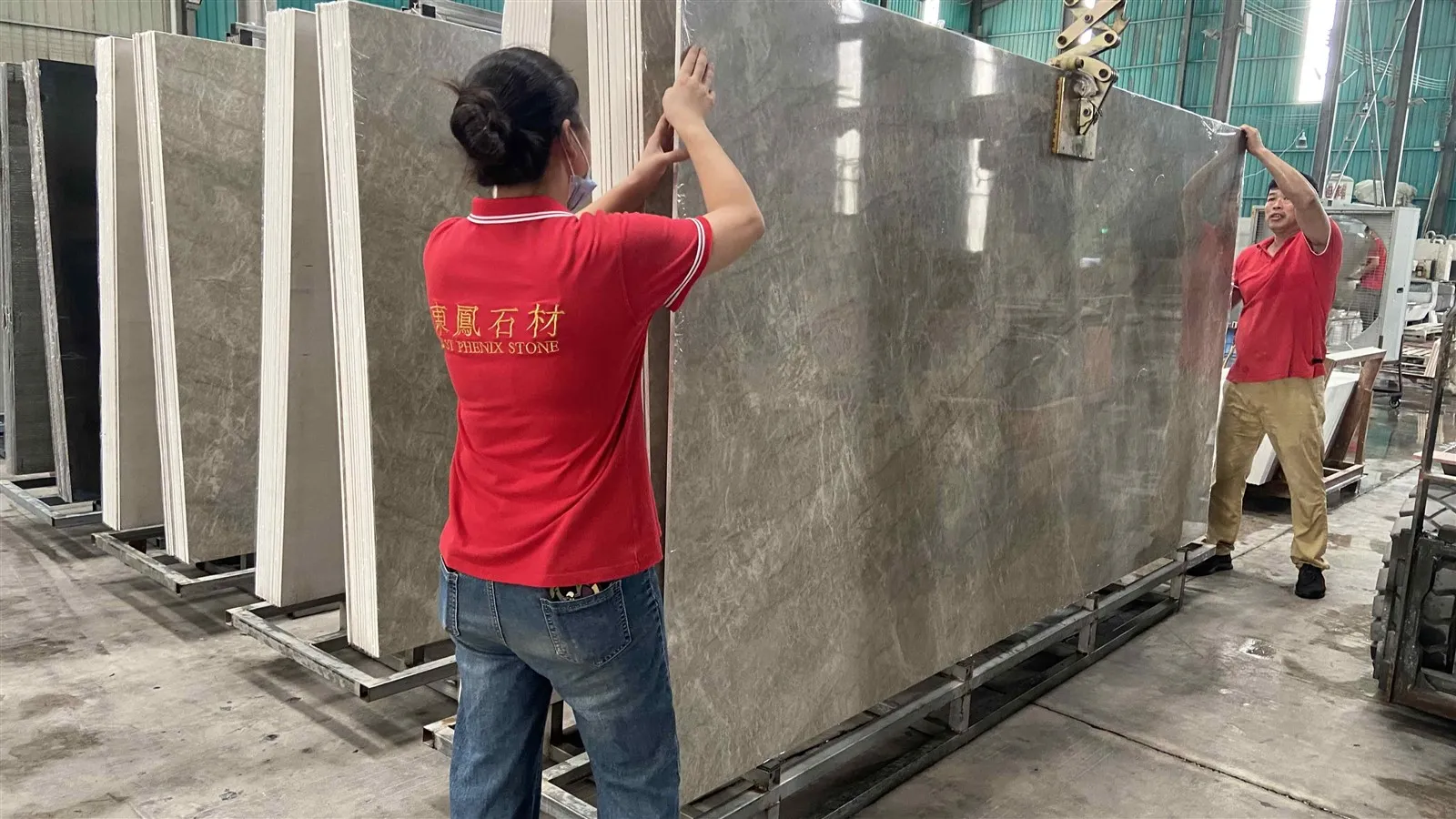 Stone slabs for luxurious bathrooms Stone slabs for luxurious bathrooms